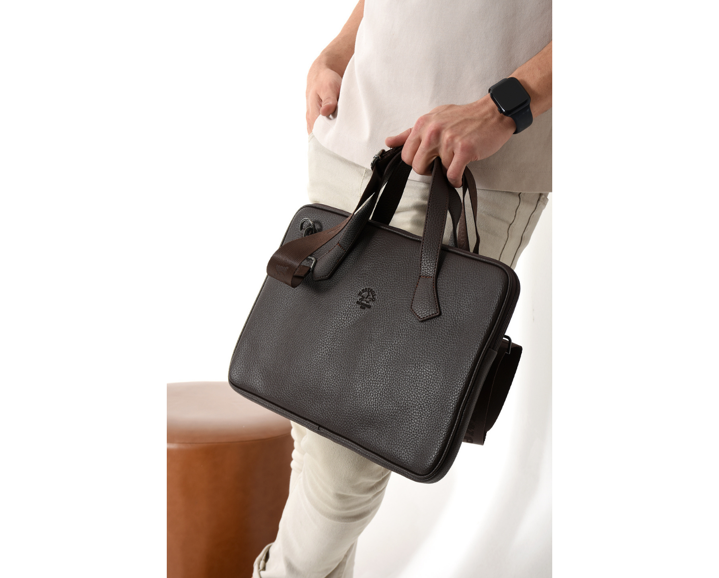 NL6078-KAHVERENGİWestpolo Vegan Deri Slim Model El ve Omuz Askılı Laptop Çantası - Kahverengi
