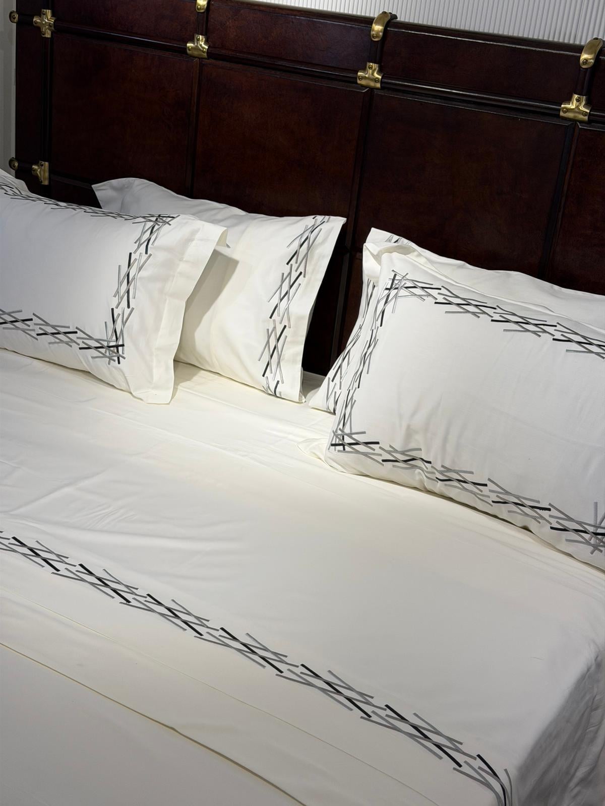Circle Nakışlı King Size Nevresim Takımı