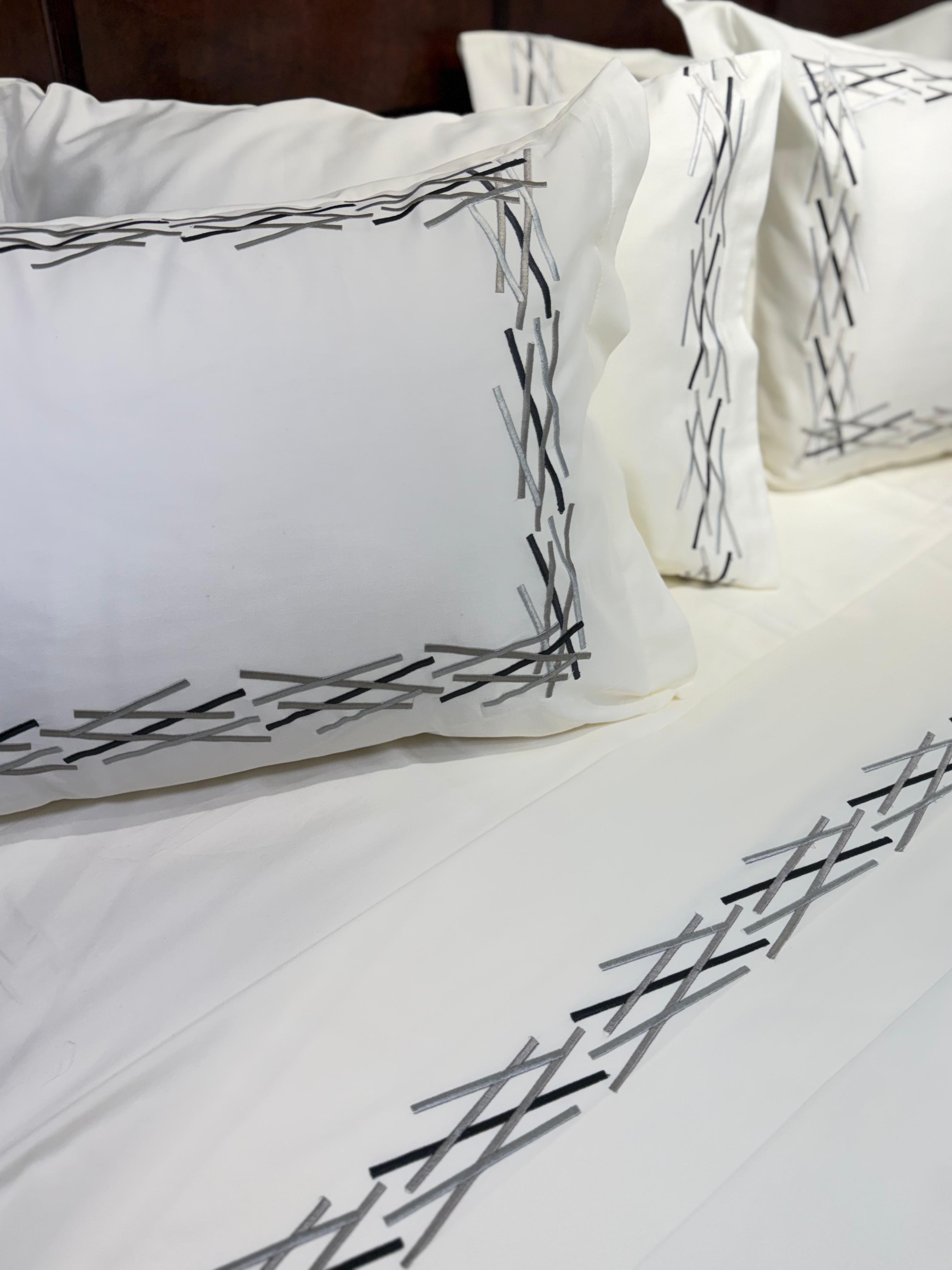 Circle Nakışlı King Size Nevresim Takımı