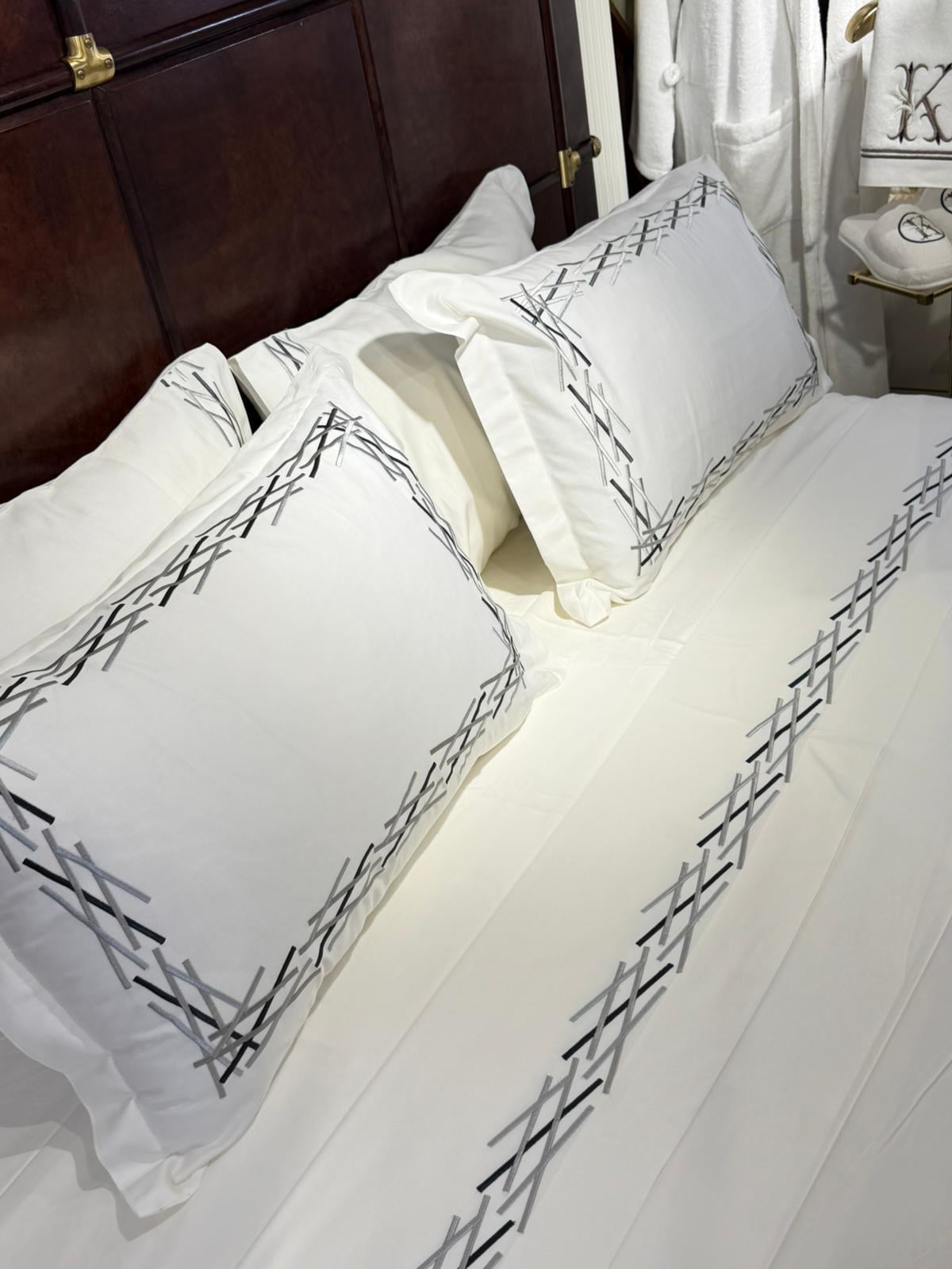 Circle Nakışlı King Size Nevresim Takımı