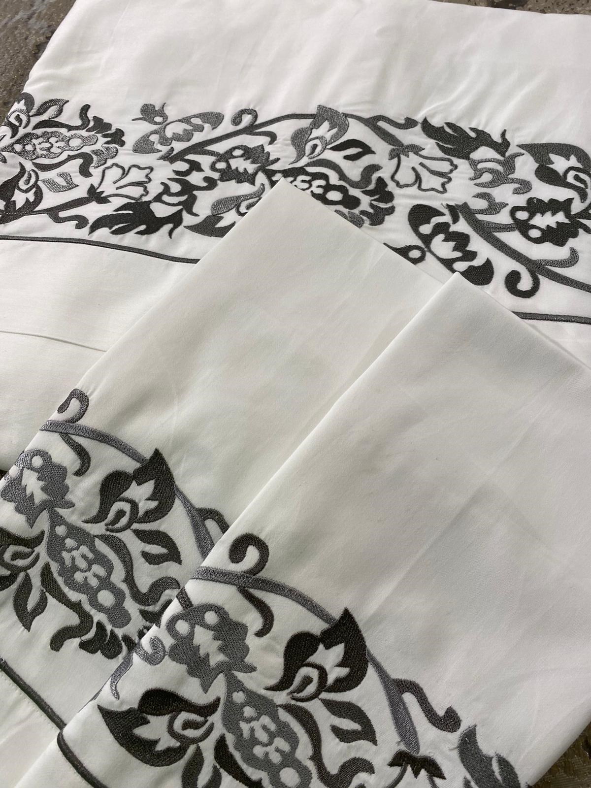 Firuze Desenli Füme Renk Çift Kişilik Nevresim Takımı