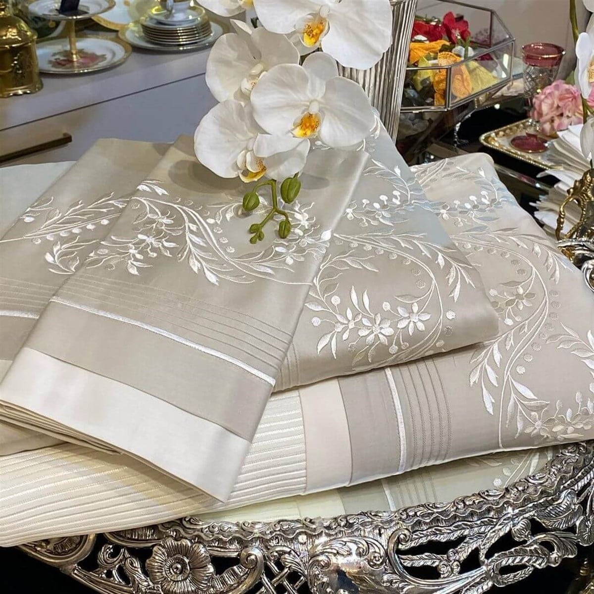 Gri Yonca Model Model Çift Kişilik Nevresim ve Pike Takımı