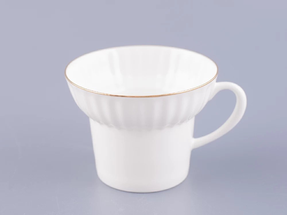 IMPERIAL ÇAY FİNCANI VE TABAĞI DALGA ALTIN KENAR 1/2