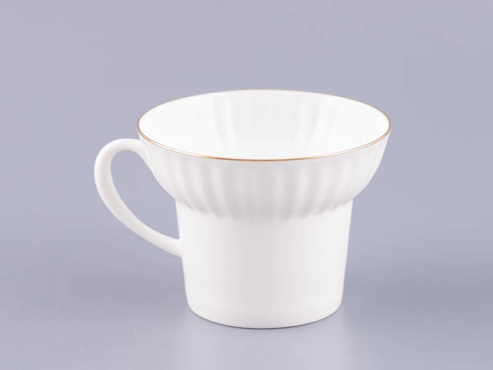 IMPERIAL ÇAY FİNCANI VE TABAĞI DALGA ALTIN KENAR 1/2