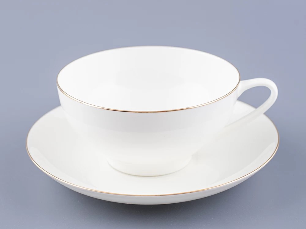 IMPERIAL ÇAY FİNCANI VE TABAĞI, KUBBE ŞEKLİNDE ALTIN ŞERİTLİ