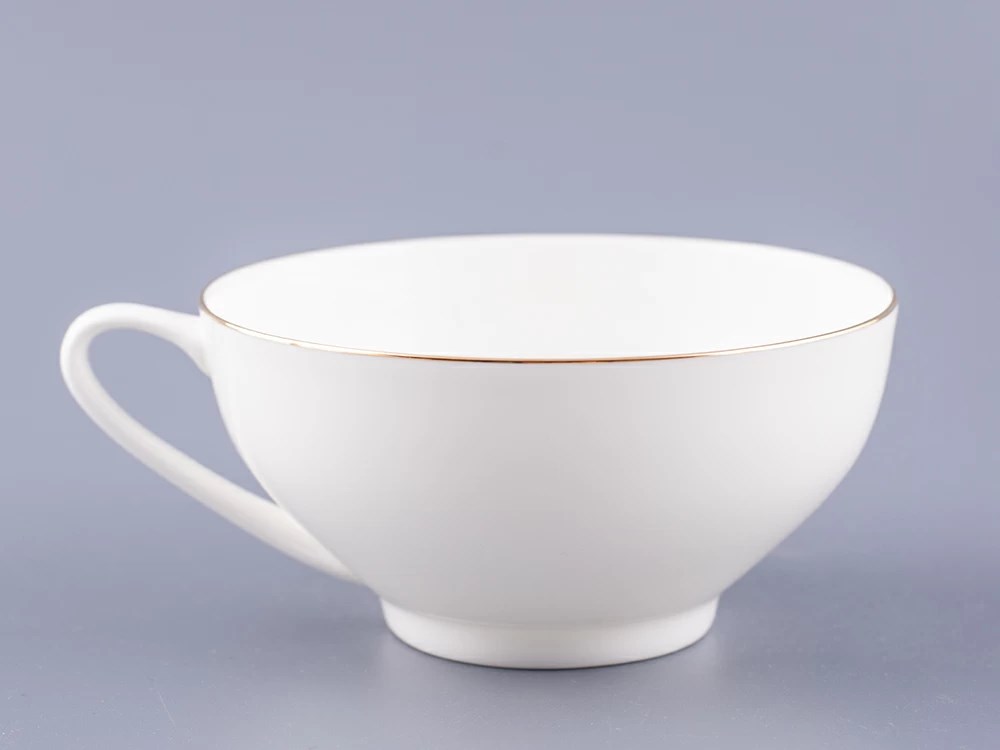 IMPERIAL ÇAY FİNCANI VE TABAĞI, KUBBE ŞEKLİNDE ALTIN ŞERİTLİ