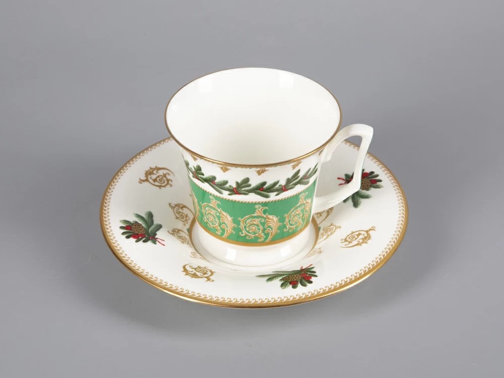 IMPERIAL ÇAY FİNCANI VE TABAĞI. JULİA. KÖKNAR DALLARI