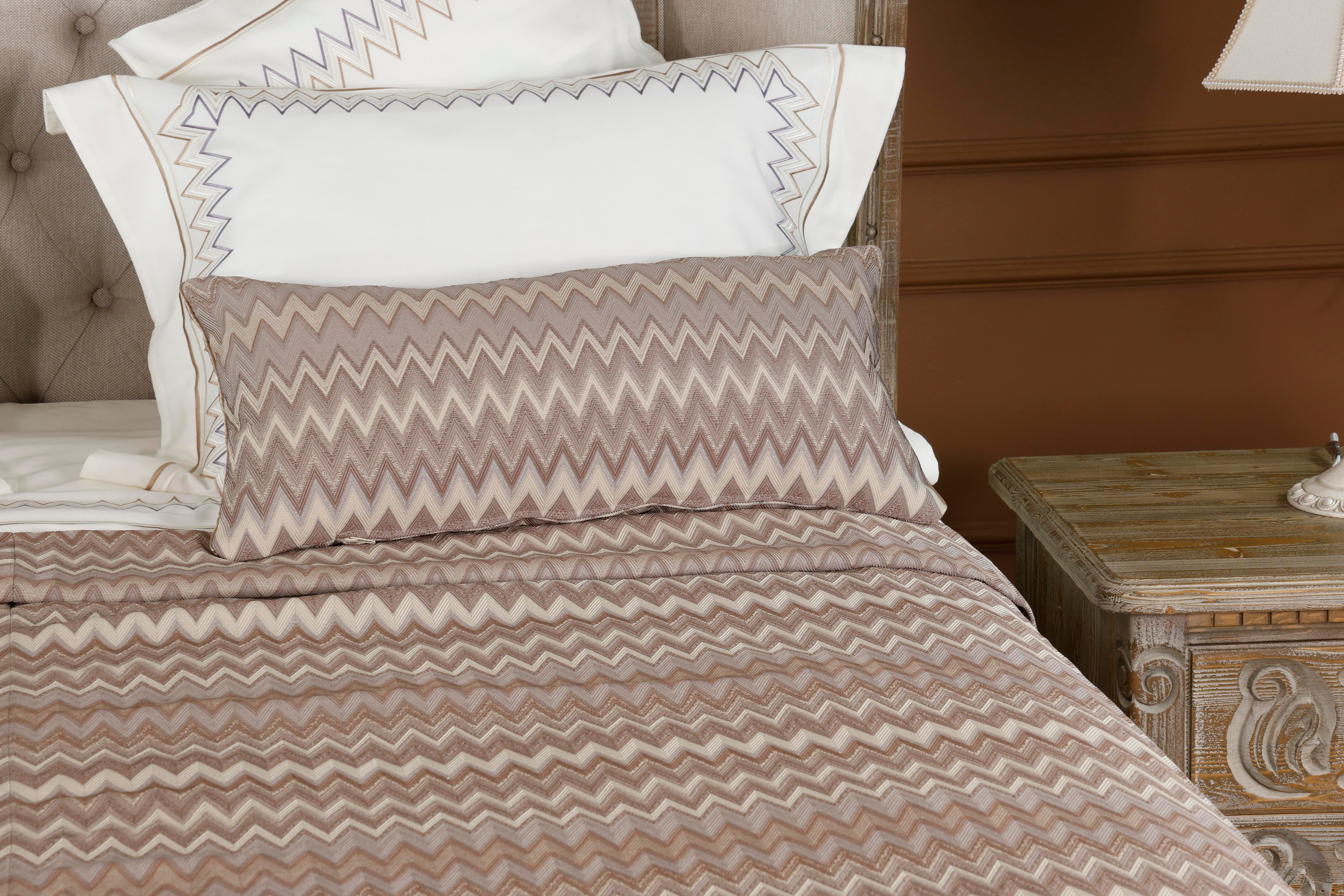 Kahverengi Zigzag Model Yatak Örtüsü ve Nevresim Takımı