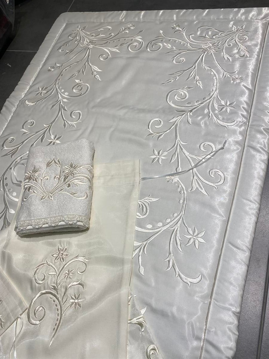 Krem Gergef Krem Nakışlı Monoray Beş Parça Seccade Takımı