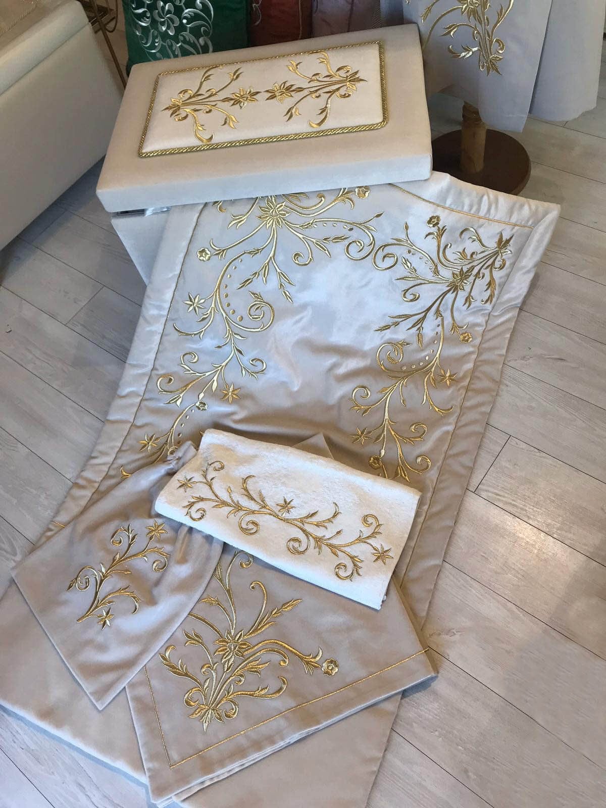 Krem Gergef Model Kadife Seccade Takımı