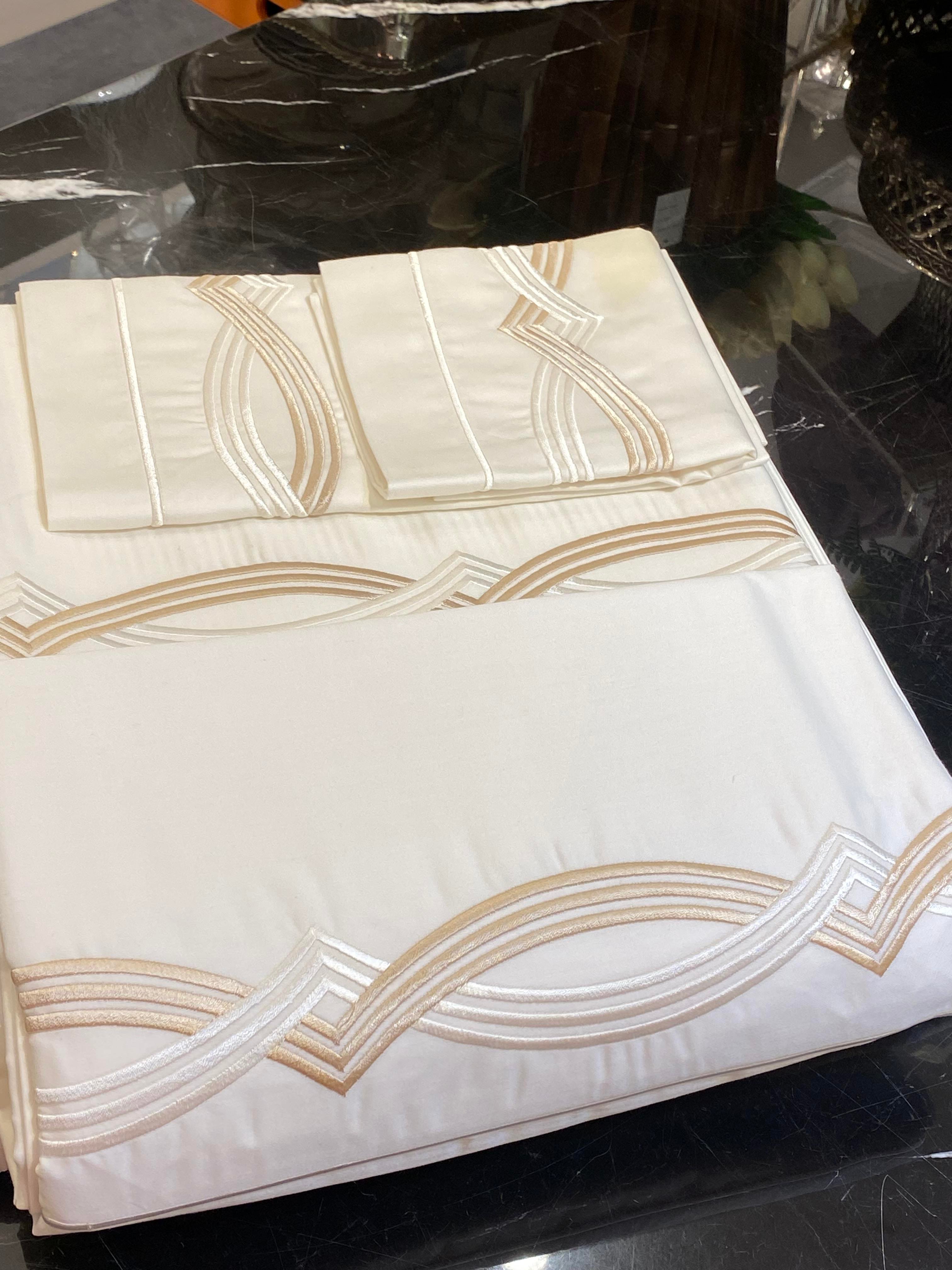 Krem Karamel Sörf Model Çift Kişilik Nevresim ve Pike Takımı