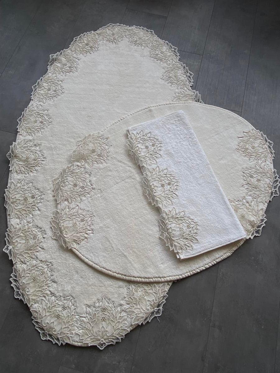 Krem Leo Dantelli Oval Paspas Takımı