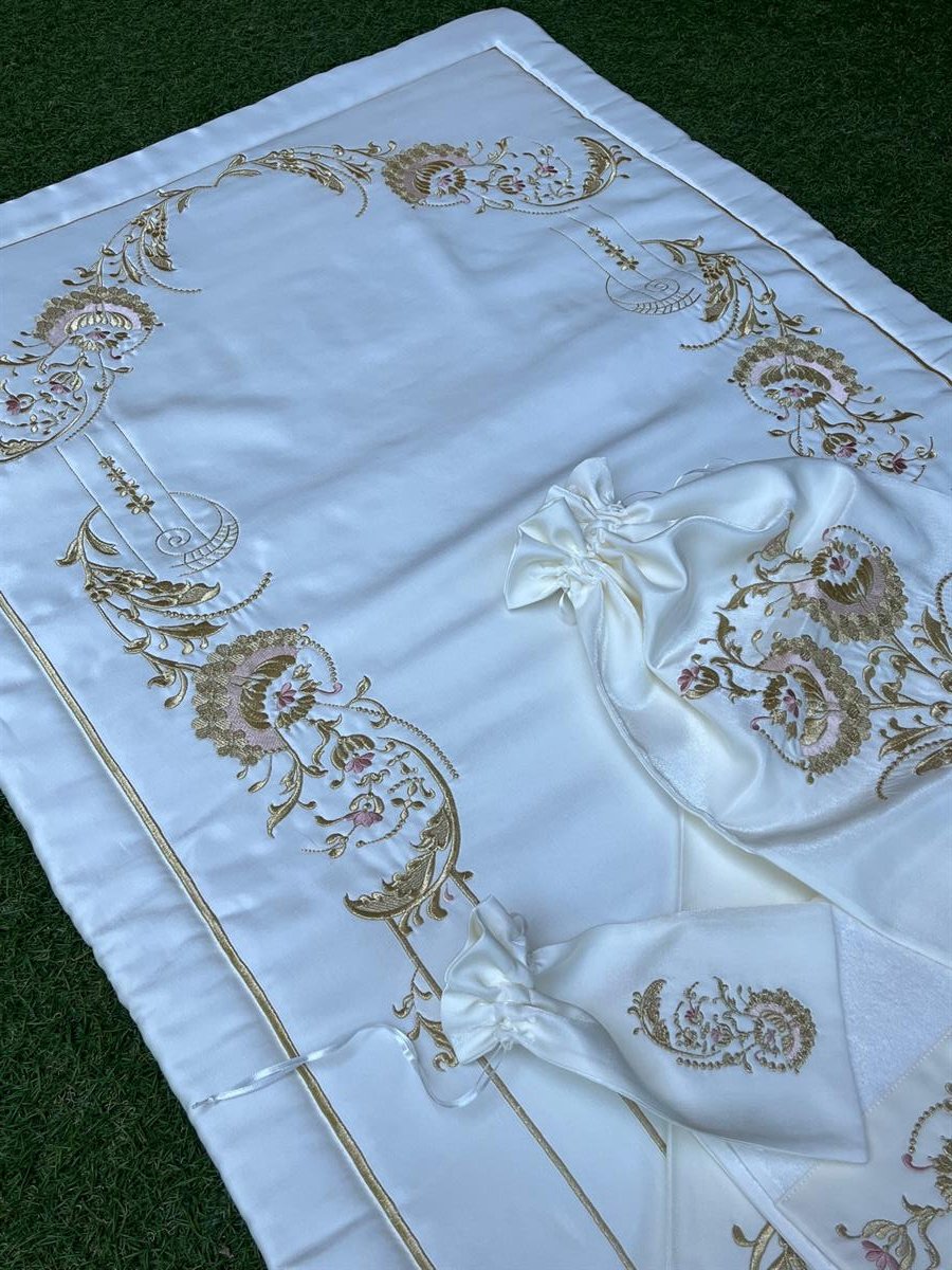 Krem Mihrap Gold Nakış Beş Parça Çeyizlik Seccade Takımı