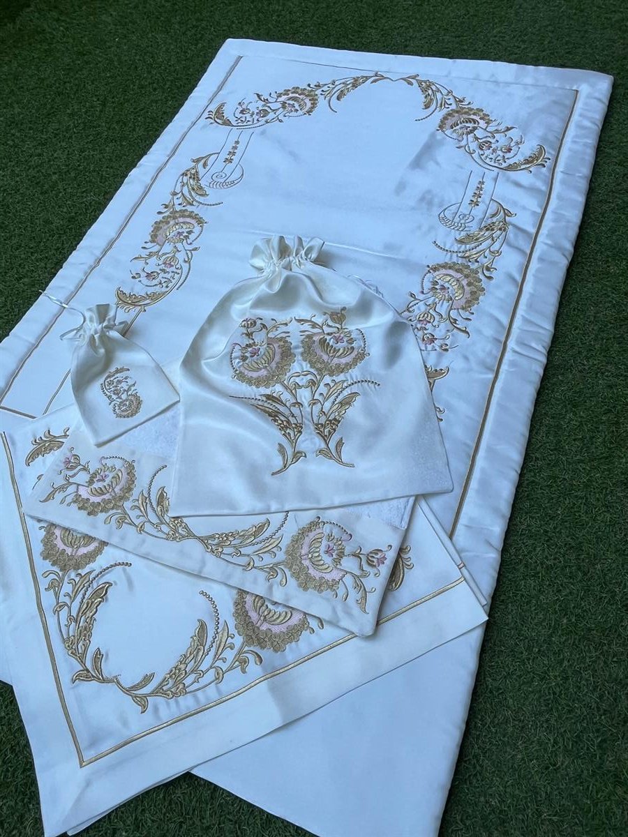 Krem Mihrap Gold Nakış Beş Parça Çeyizlik Seccade Takımı