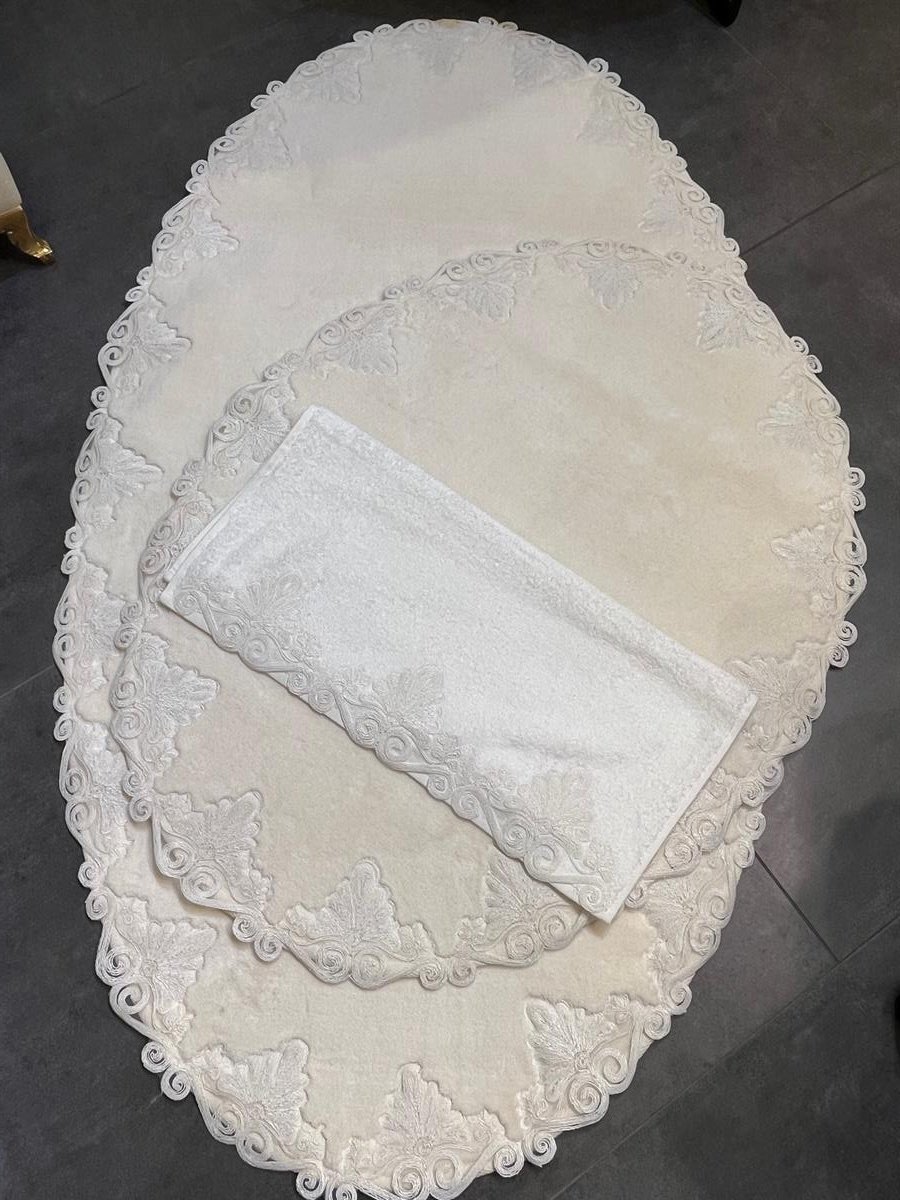 Krem Piramit Dantelli Oval Paspas Takımı