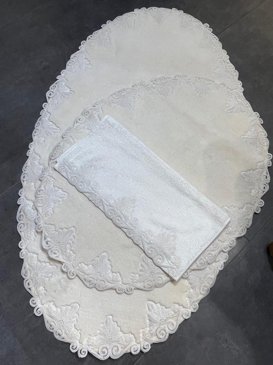 Krem Piramit Dantelli Oval Paspas Takımı