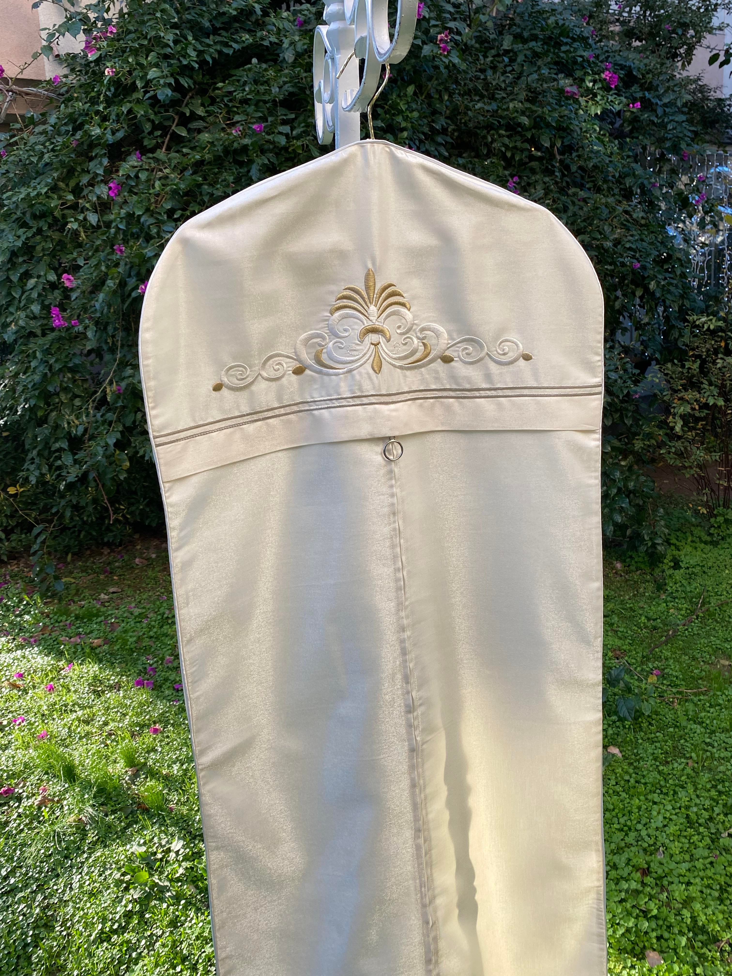 Krem Piramit Model Gold Nakış Gamboç