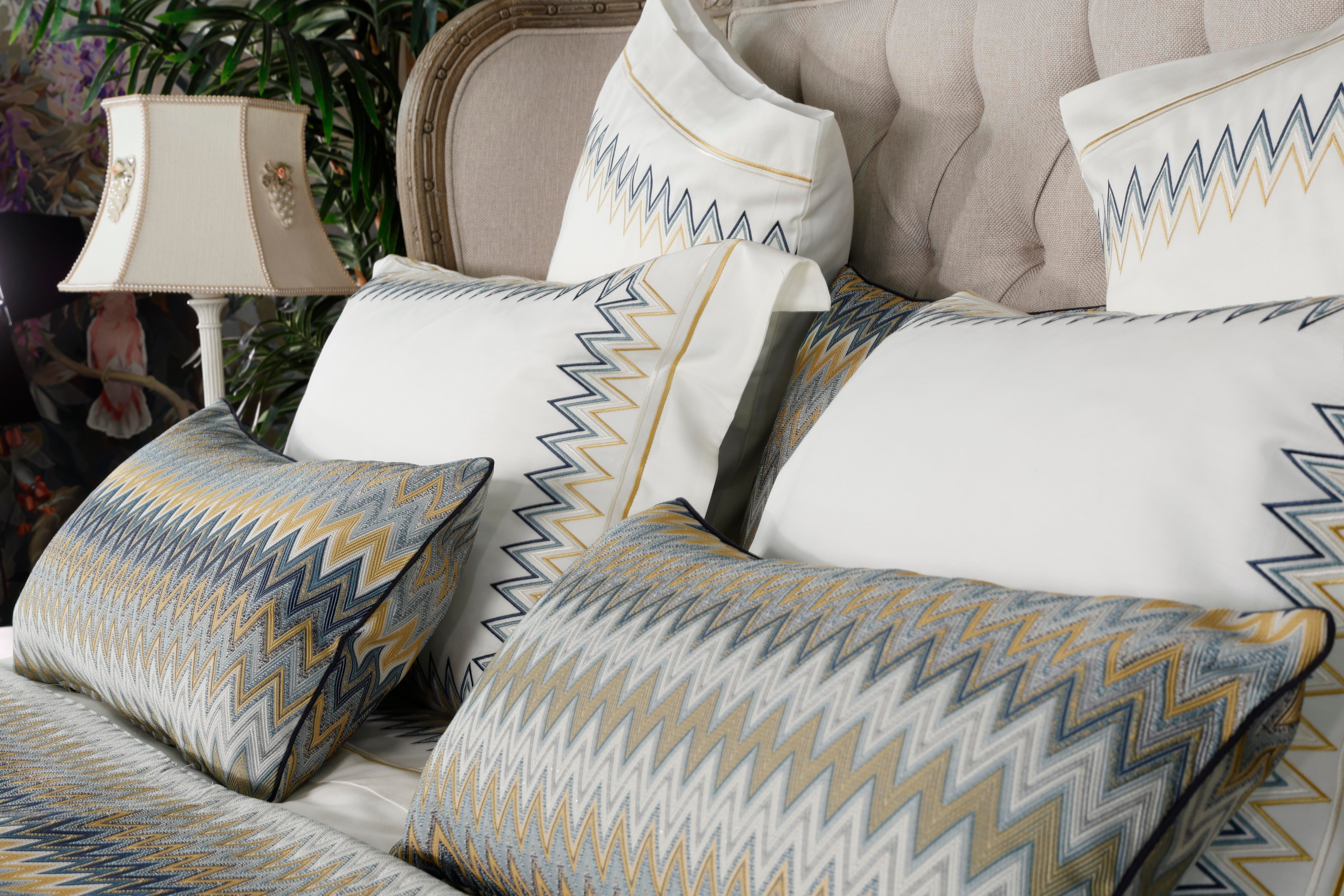 Lacivert Zigzag Model Yatak Örtüsü ve Nevresim Takımı