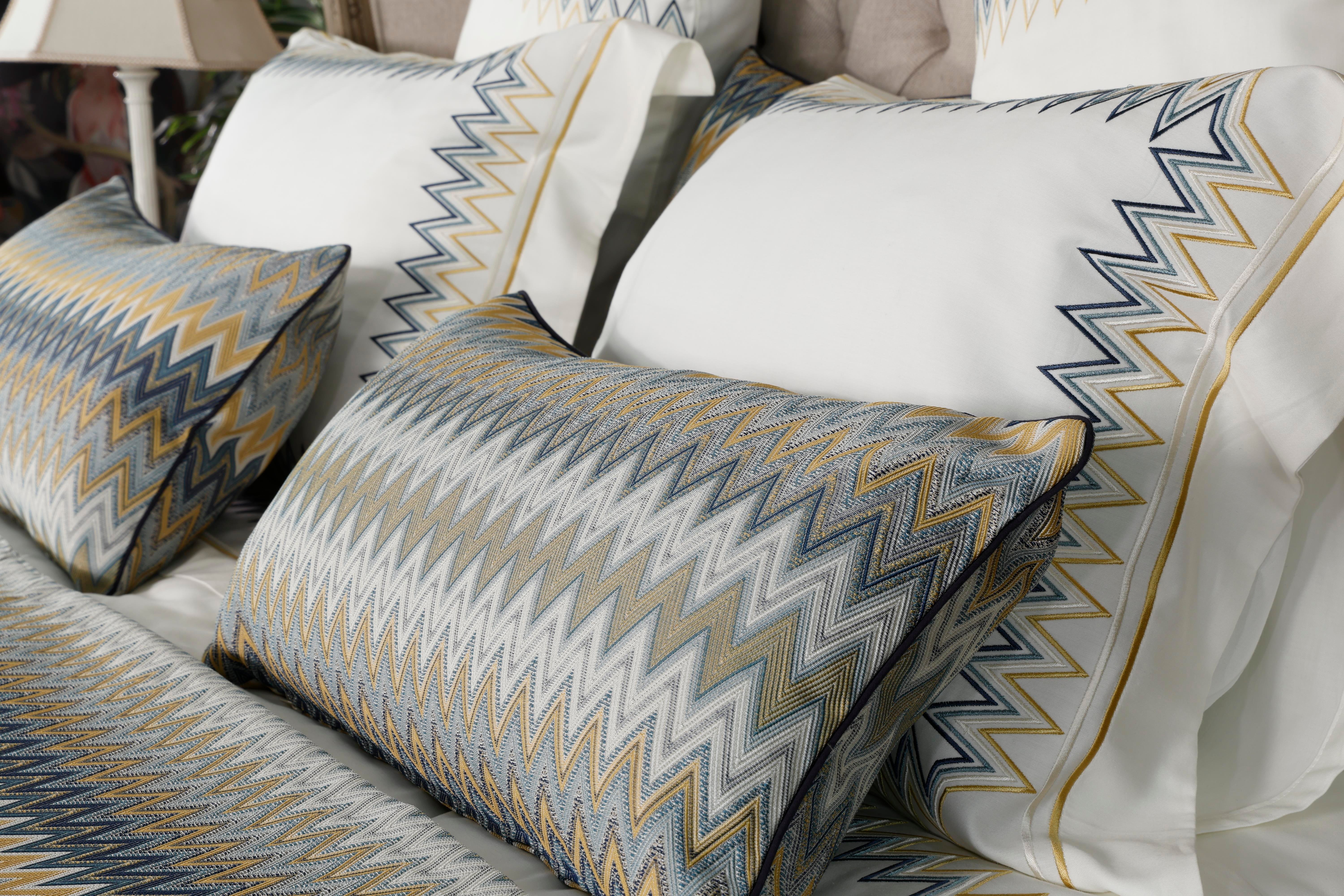 Lacivert Zigzag Model Yatak Örtüsü ve Nevresim Takımı