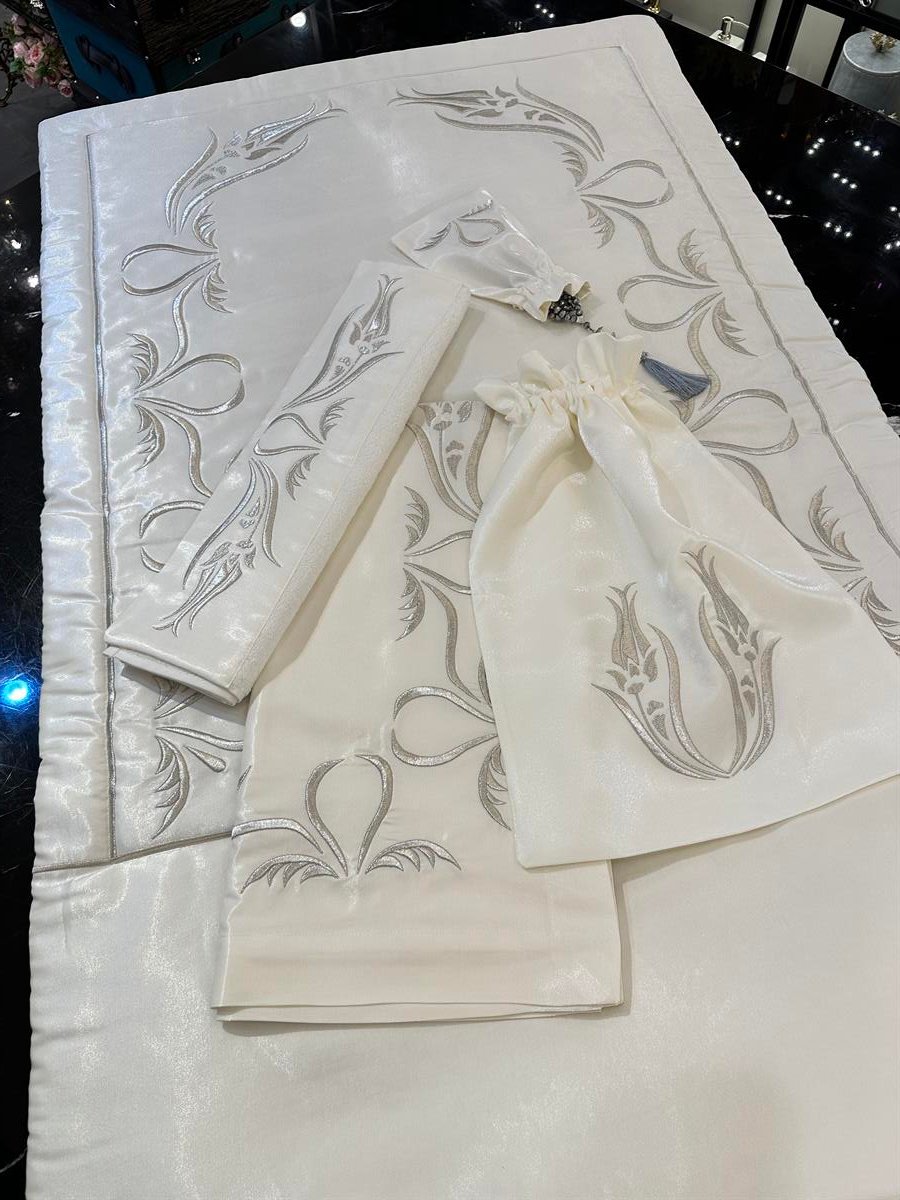 Soft Lale Desenli Monoray Beş Parça Seccade Takımı