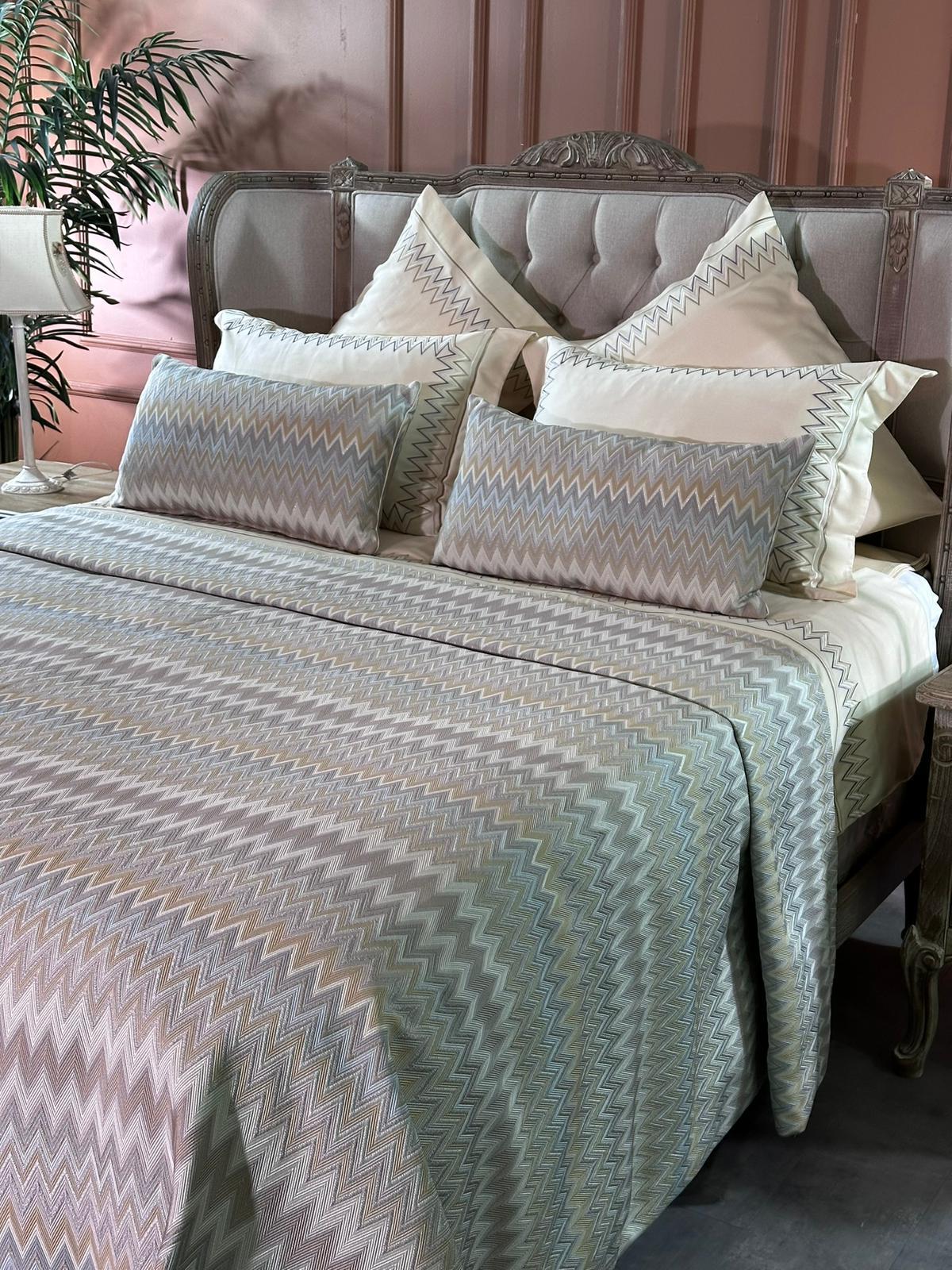Soft Zigzag Model Yatak Örtüsü ve Nevresim Takımı