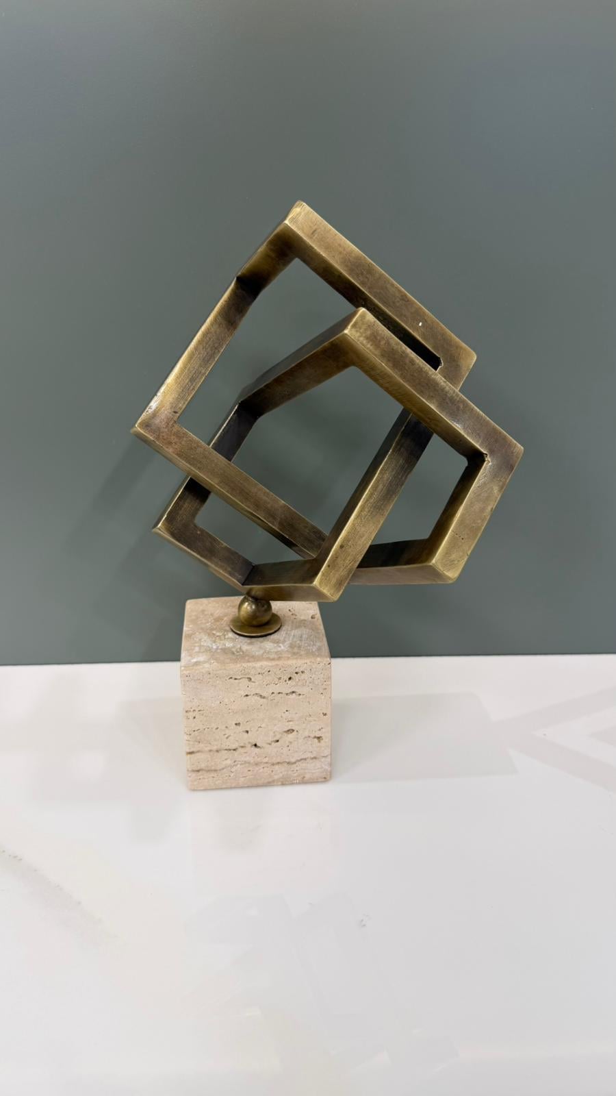 TRAVERTEN KAİDELİ GEOMETRİK DEKOR