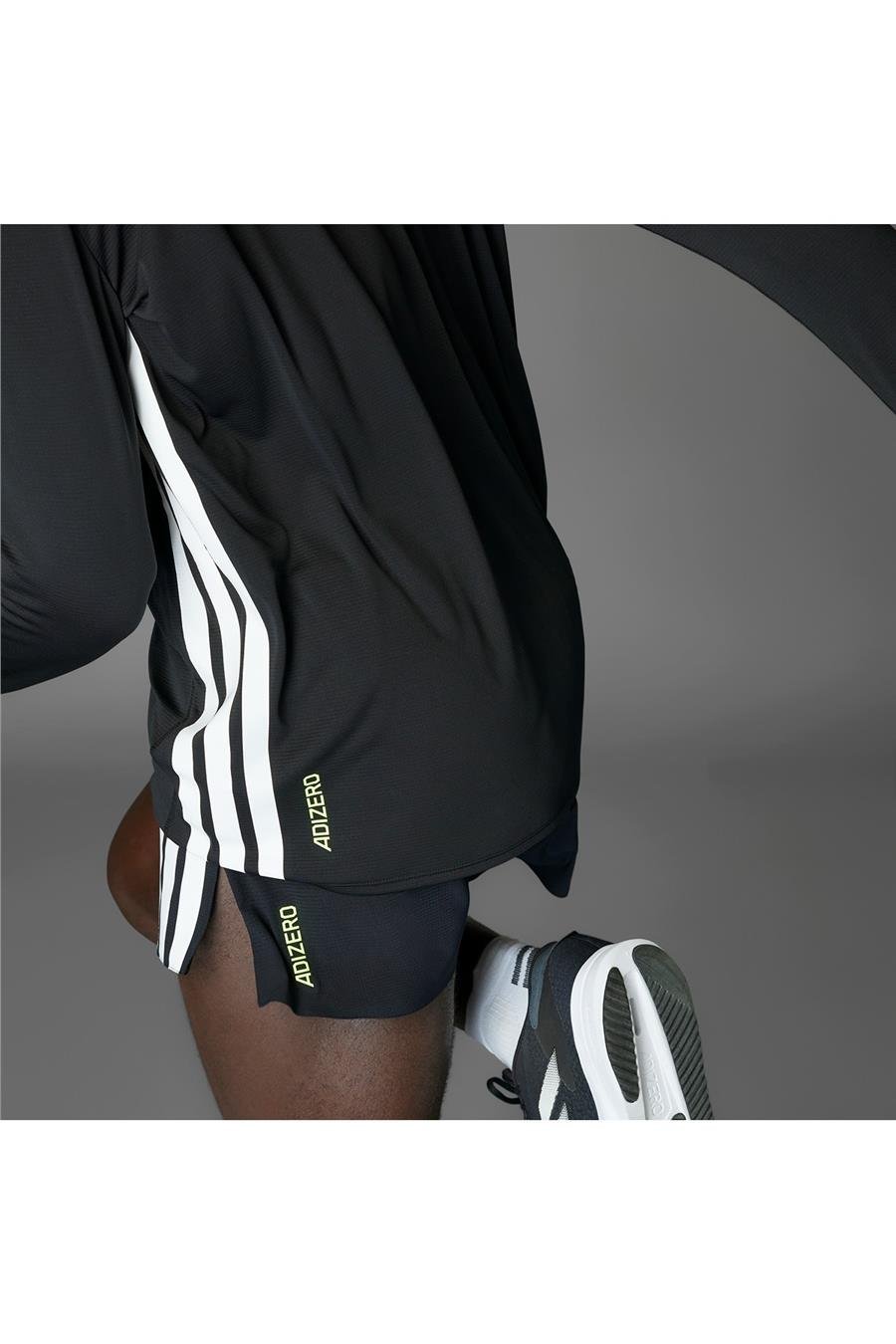 adidas ADIZERO L TEE M Erkek  Siyah  T-shirt JD3638