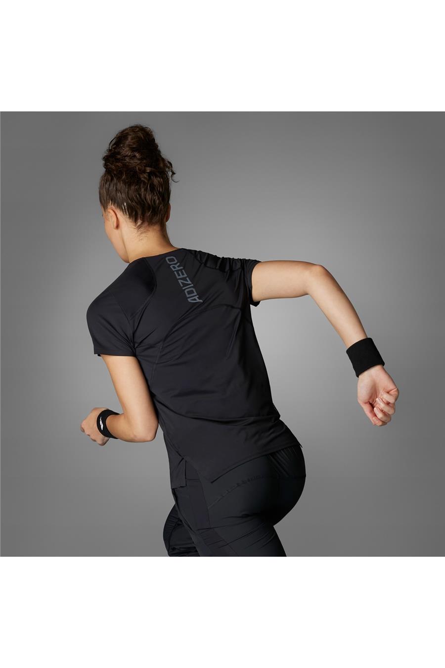 adidas ADIZERO TEE Kadın   T-Shirt IX2826