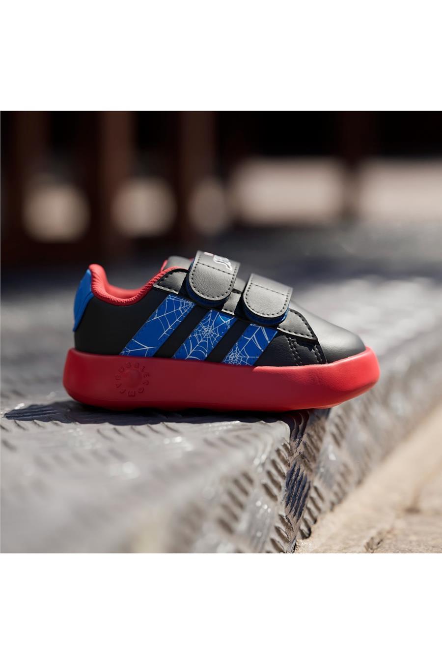adidas Bebek  Siyah  Yürüyüş Ayakkabısı GRAND COURT SPIDER-MAN CF I JQ7828