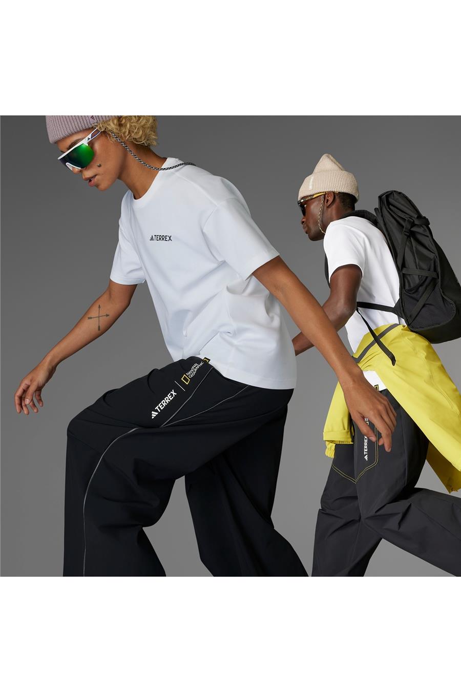 adidas Beyaz  Erkek  T-shirt NG U AR B GFX T JD5956 Beyaz  Erkek  T-shirt NG U AR B GFX T JD5956