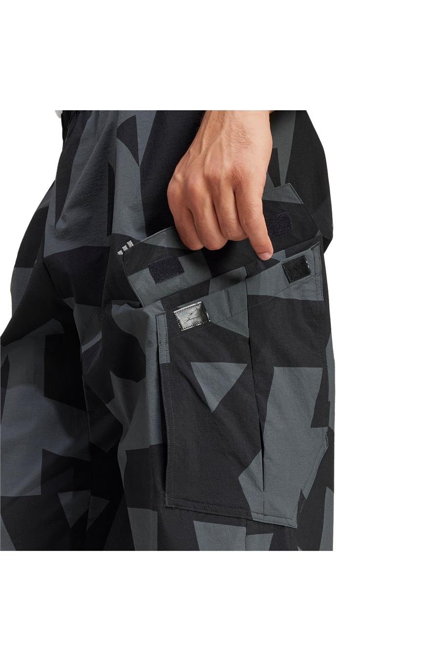 adidas Erkek  Siyah  PANTOLON CARGO AOP PANTS JF3716