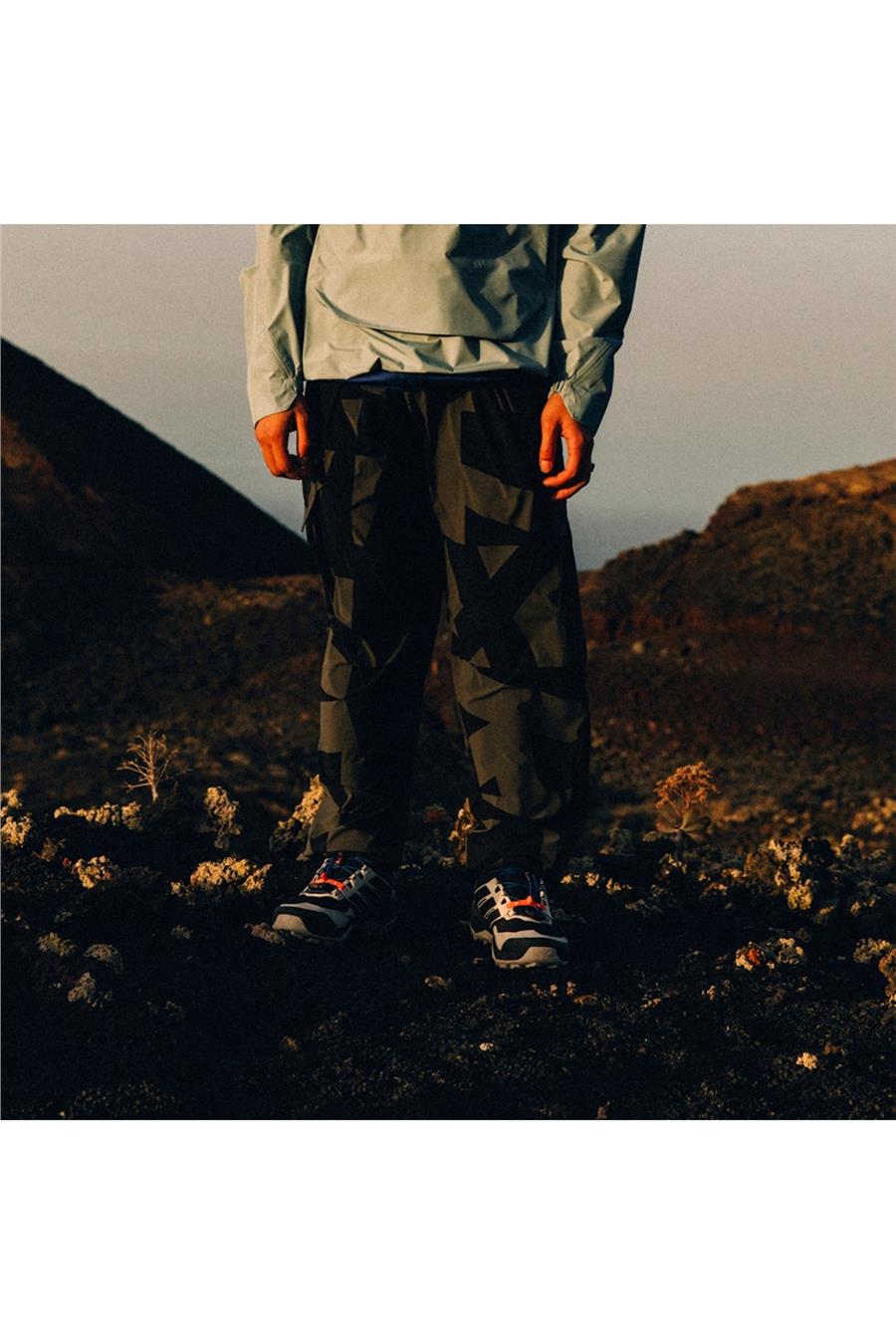 adidas Erkek  Siyah  PANTOLON CARGO AOP PANTS JF3716