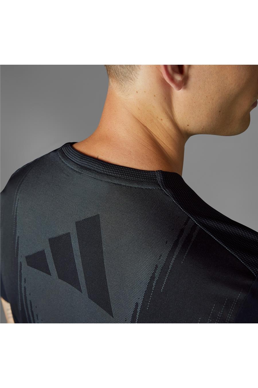 adidas Erkek  Siyah  T-shirt AIRCHILL TEE Siyah JI8196