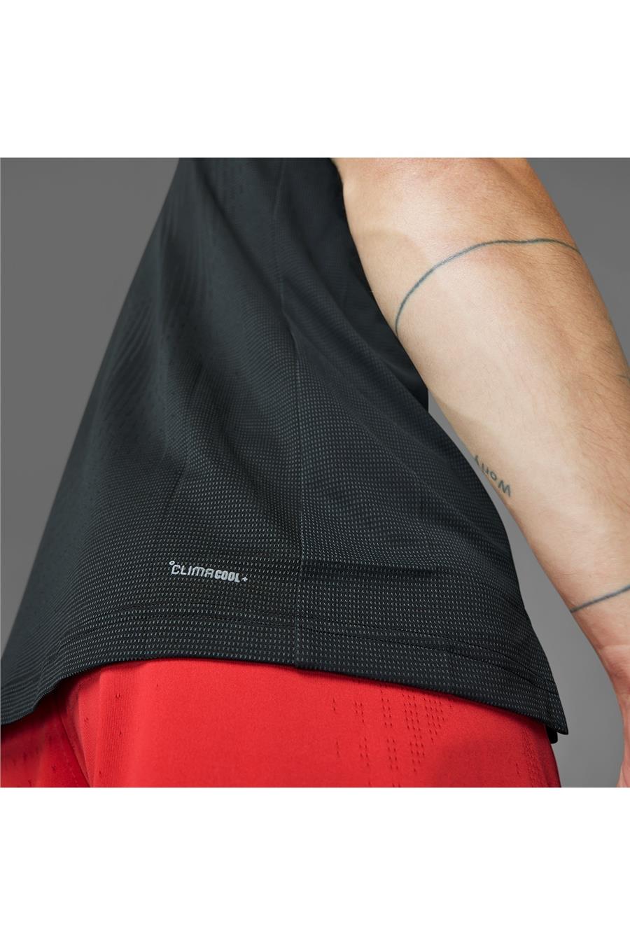 adidas Erkek  Siyah  T-shirt AIRCHILL TEE Siyah JI8196