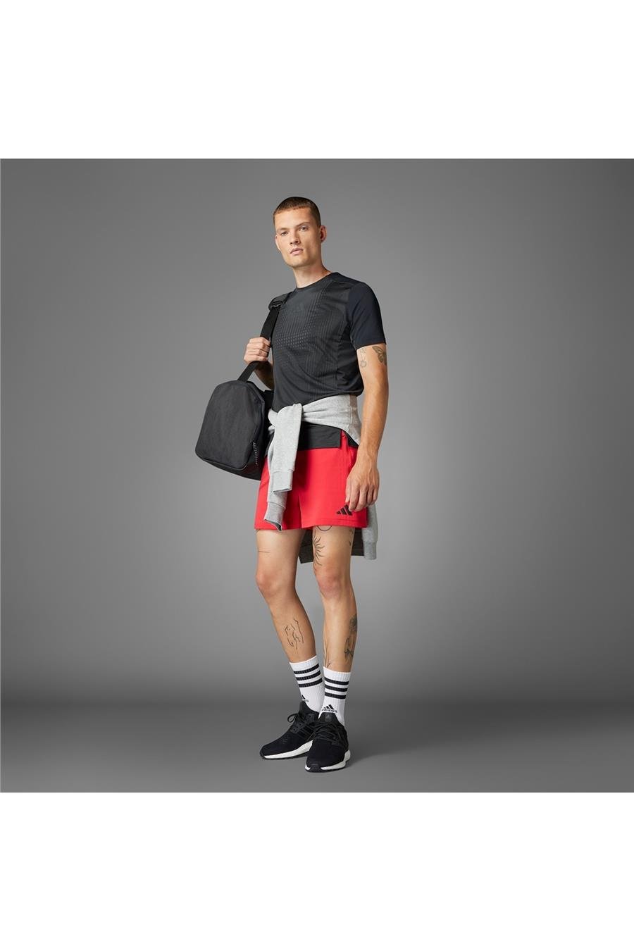 adidas Erkek  Siyah  T-shirt AIRCHILL TEE Siyah JI8196