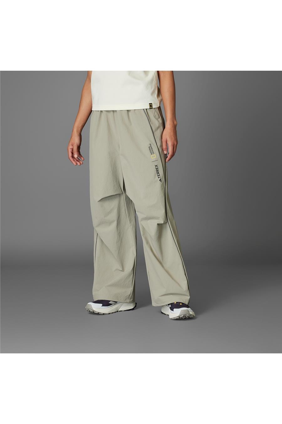 adidas Kadın  Bej  PANTOLON NG W A.R WVN P JD5846