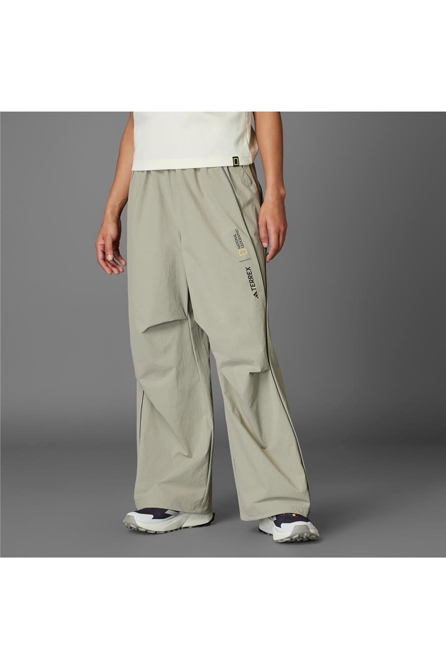 adidas Kadın  Bej  PANTOLON NG W A.R WVN P JD5846