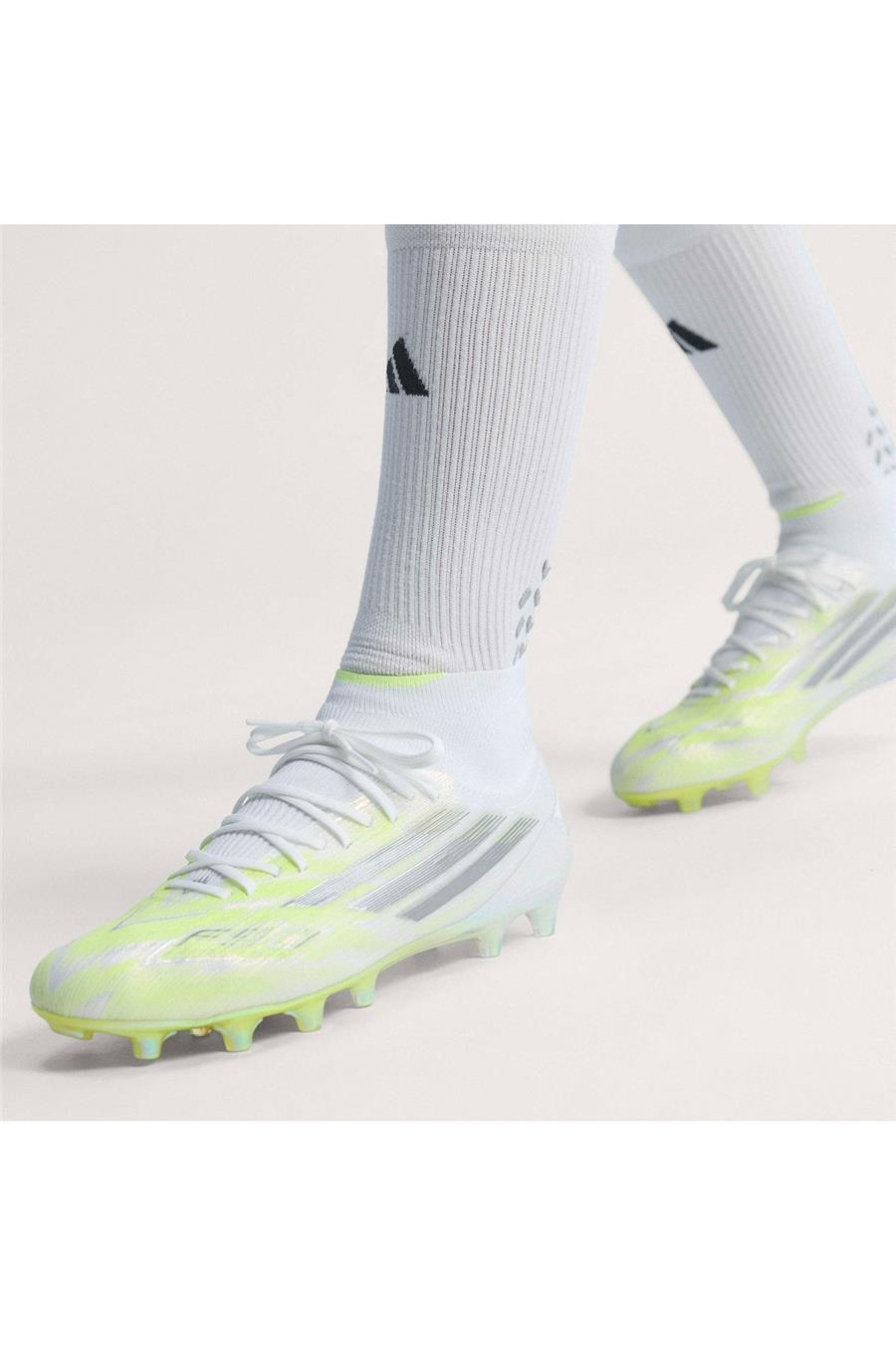 adidas Kadın  Beyaz  Krampon F50 SPARKFUSION ELITE FG/AG JR6474