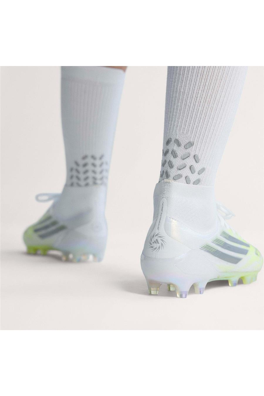 adidas Kadın  Beyaz  Krampon F50 SPARKFUSION ELITE FG/AG JR6474