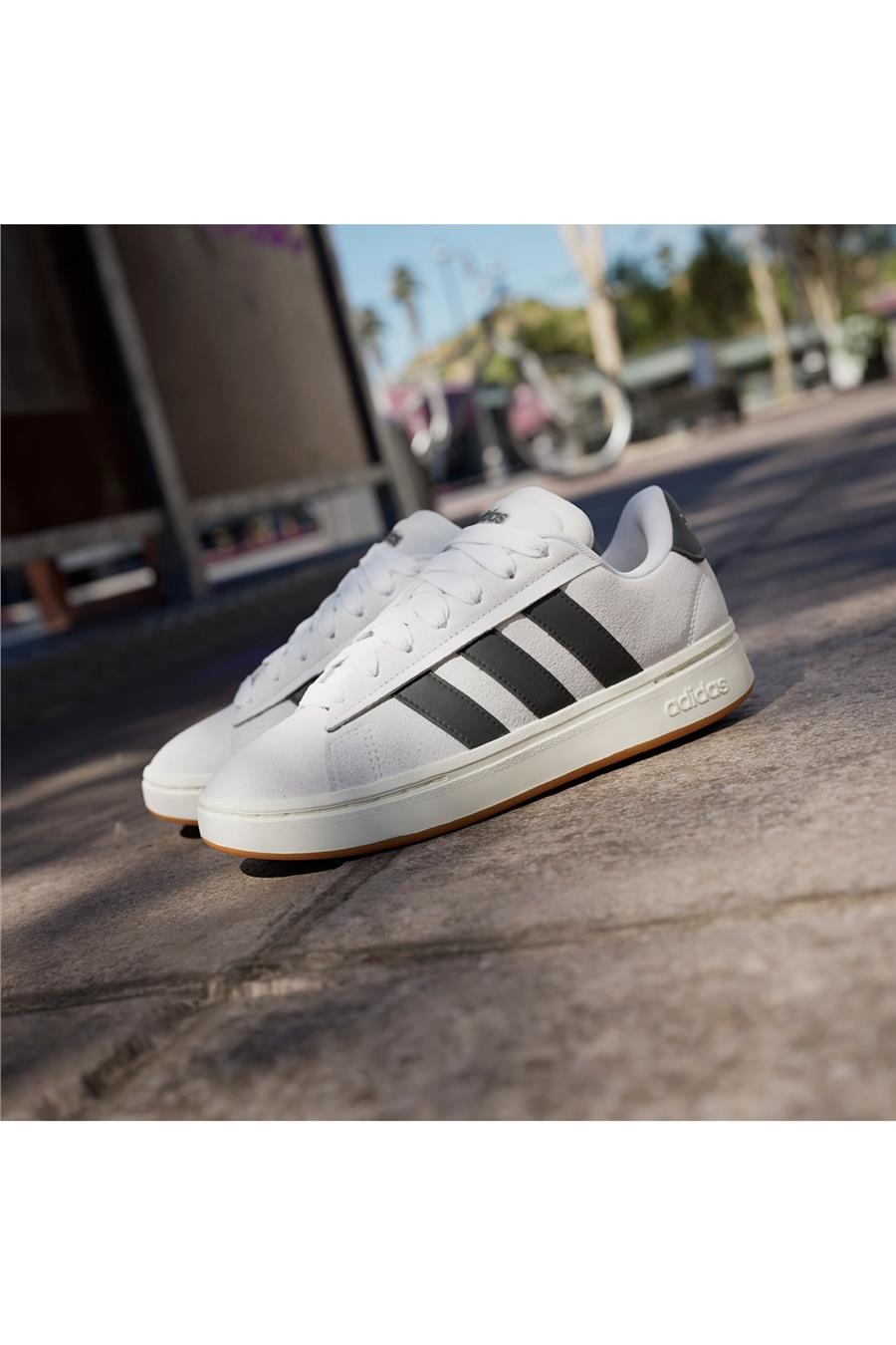 adidas Kadın  Beyaz  Yürüyüş Ayakkabısı GRAND COURT ALPHA 00s JP7631