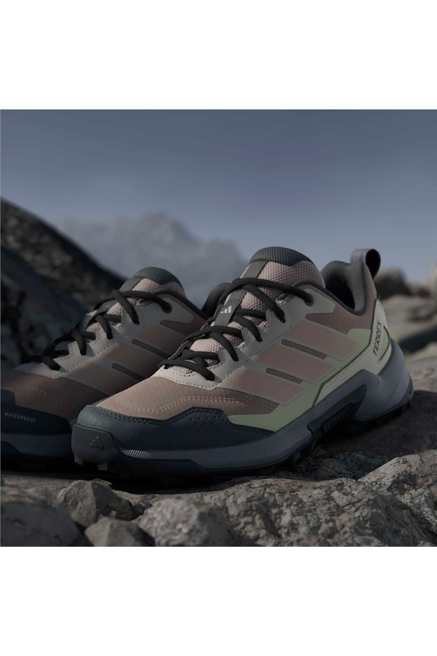 adidas Kadın Bot Terrex Eastrail 3 Climaproof Hiking Shoes KJ8961