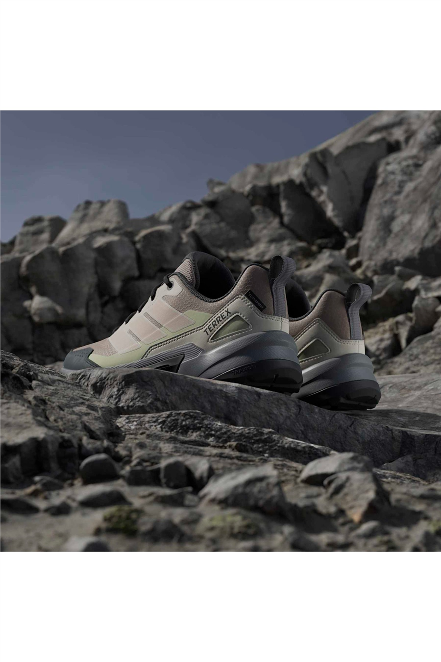 adidas Kadın Bot Terrex Eastrail 3 Climaproof Hiking Shoes KJ8961