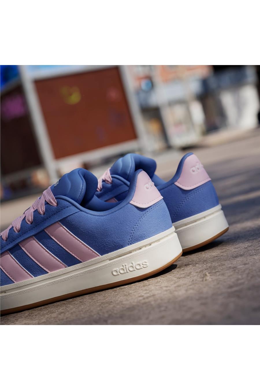 adidas Kadın  Mavi  Yürüyüş Ayakkabısı GRAND COURT ALPHA 00s JQ3002