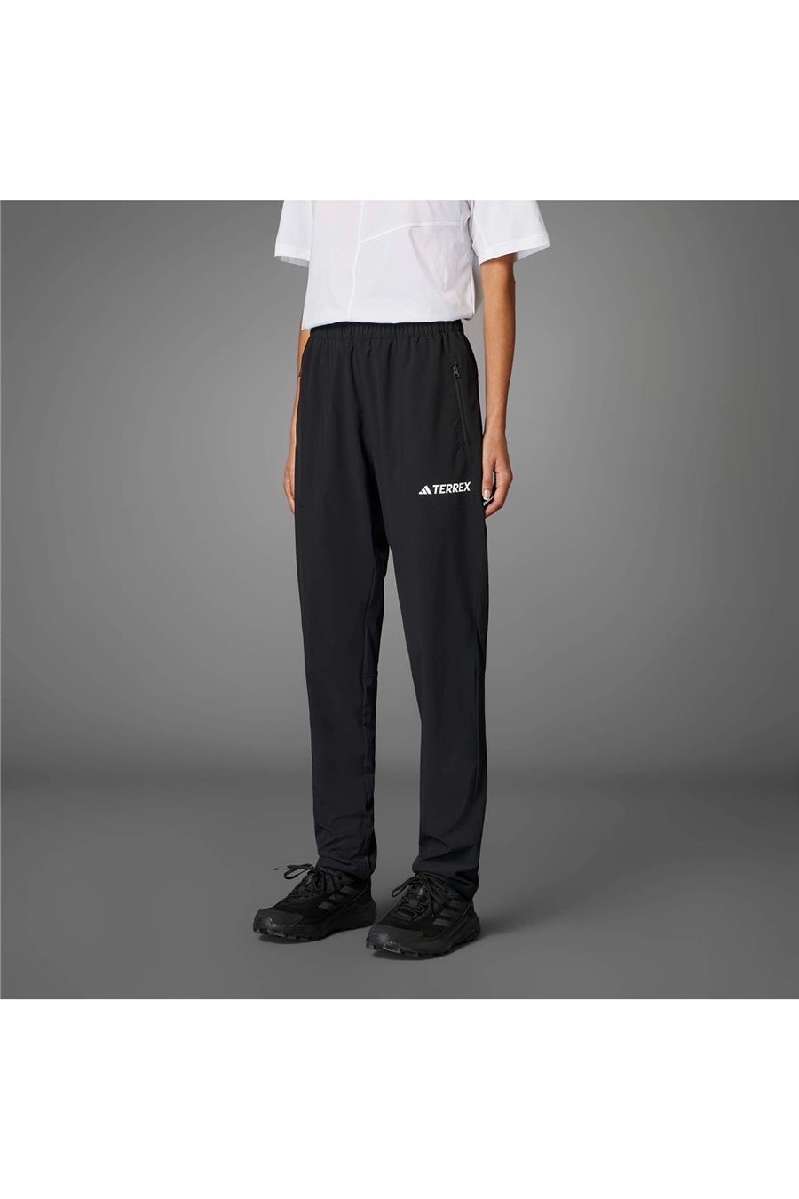 adidas  Kadın  Siyah  Eşofman Altı W MT ESS PANTS JP0806