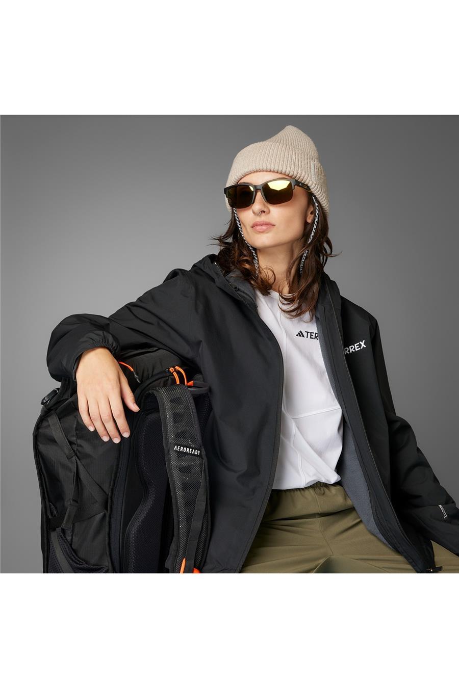 adidas Kadın  Siyah  Mont W MT ESS 3IN1 J JM8707