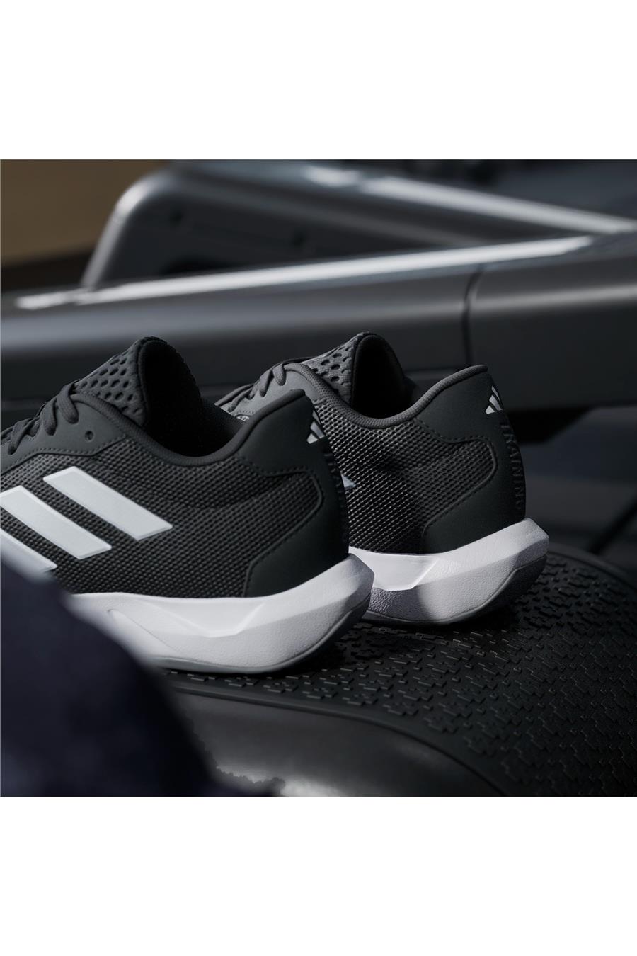 adidas Kadın  Siyah  Yürüyüş Ayakkabısı AMPLIMOVE TRAINER W IF0957
