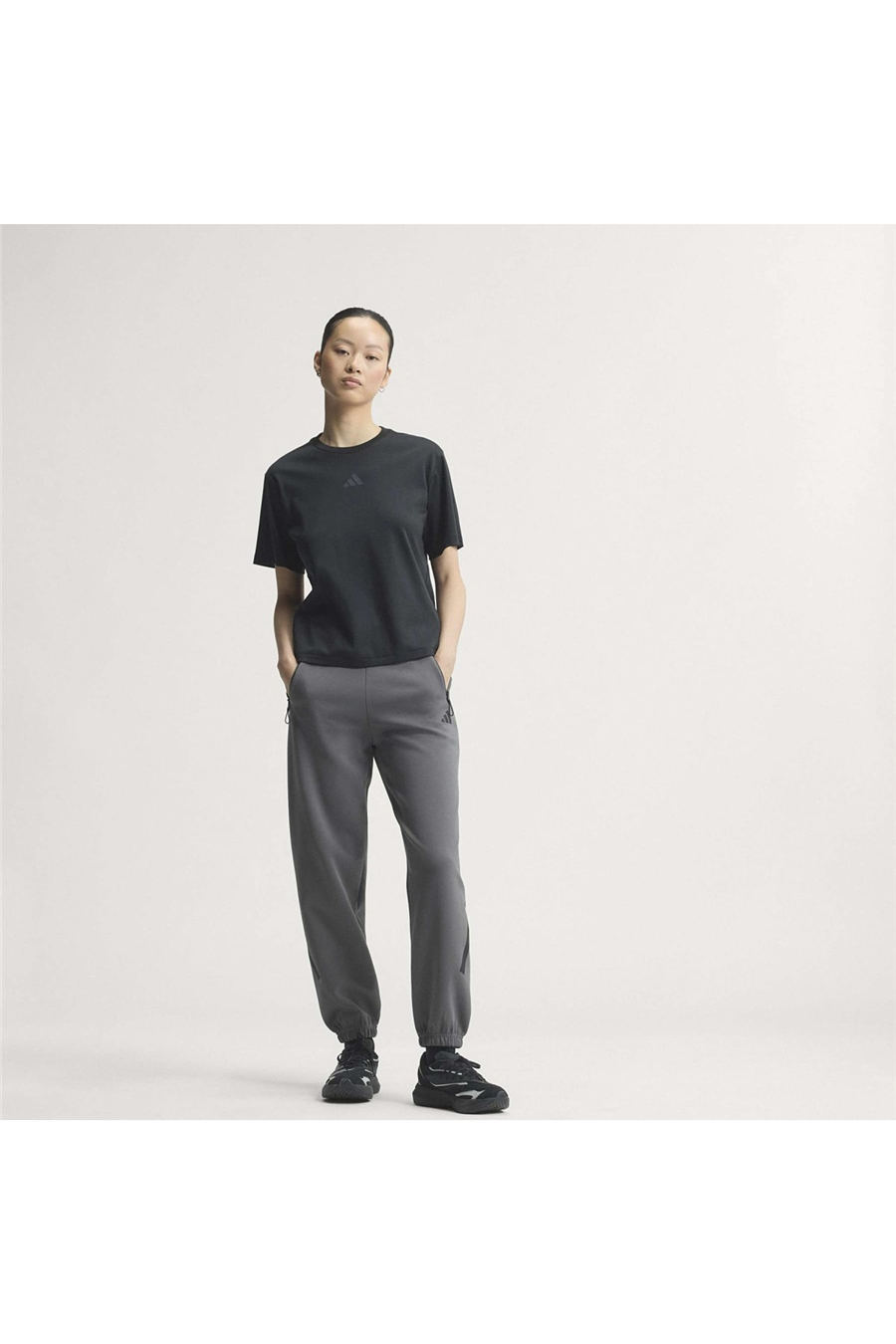 adidas Kadın T-shirt W Z.N.E. TEE KF6357