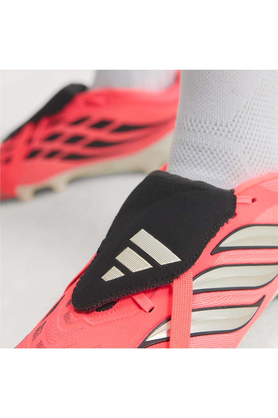 adidas  Krampon PREDATOR LEAGUE FT FG JP6271