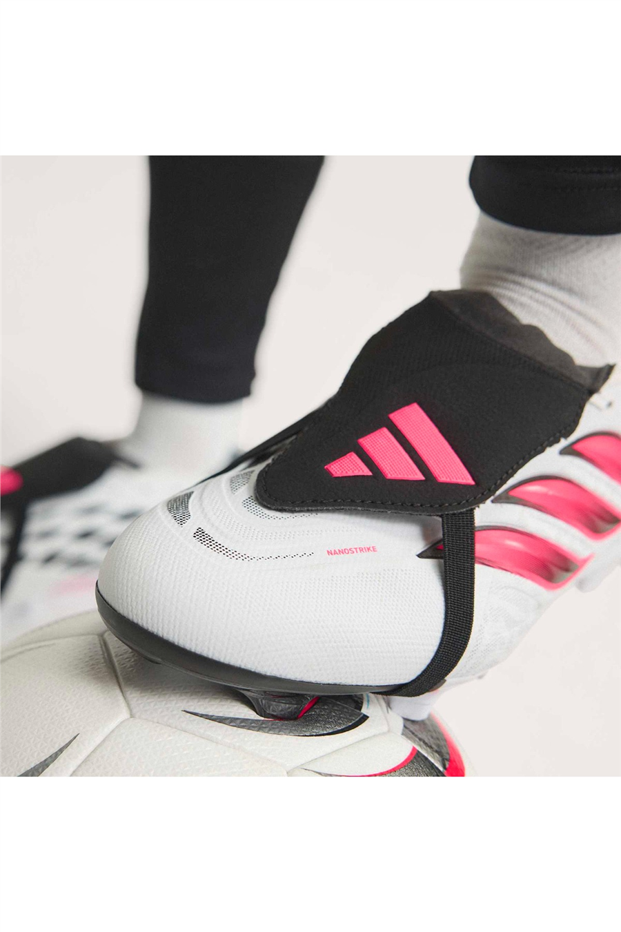 adidas  Krampon PREDATOR LEAGUE FT FG JP6278