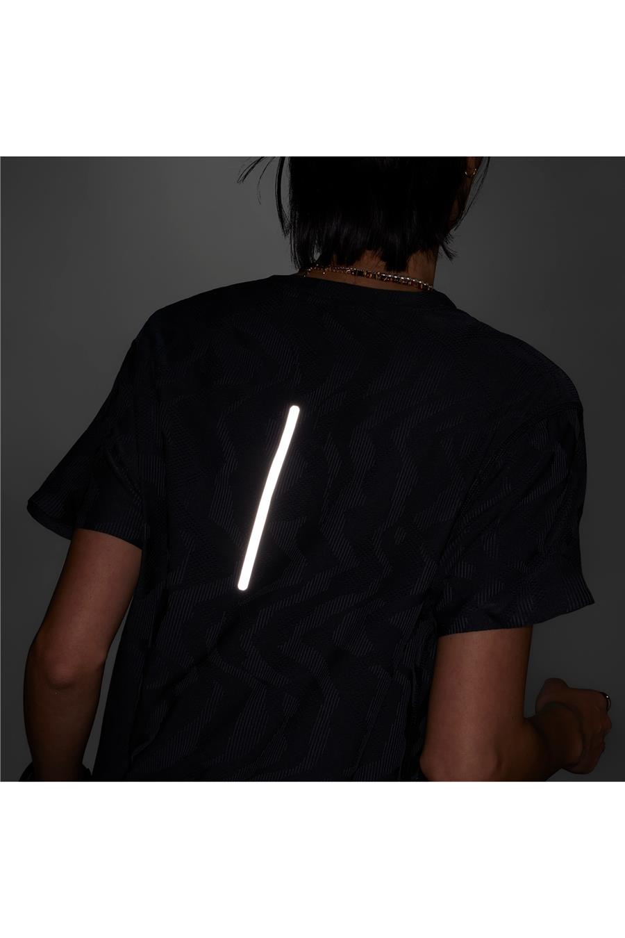 adidas ULT EGNRD TEE Kadın   T-Shirt IT3447